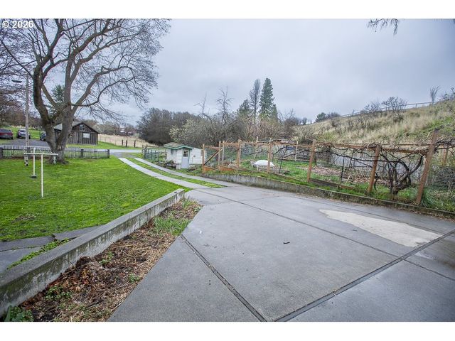 204 CROOK Ave, La Grande, OR 97850