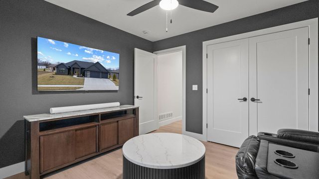 4409 ROYAL COUNTY RD, Columbia, MO 65201