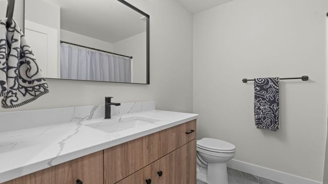 4409 ROYAL COUNTY RD, Columbia, MO 65201