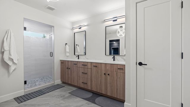 4409 ROYAL COUNTY RD, Columbia, MO 65201