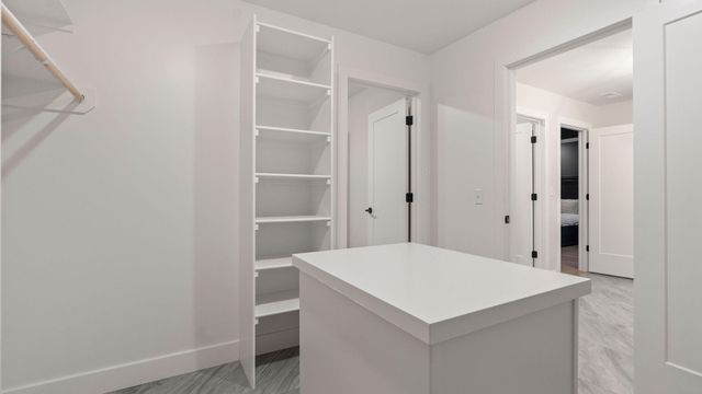 4409 ROYAL COUNTY RD, Columbia, MO 65201