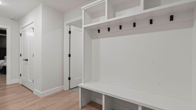 4409 ROYAL COUNTY RD, Columbia, MO 65201