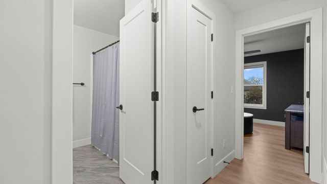 4409 ROYAL COUNTY RD, Columbia, MO 65201