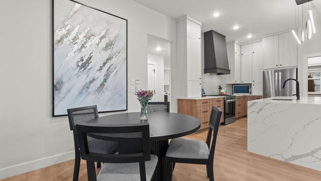 4409 ROYAL COUNTY RD, Columbia, MO 65201