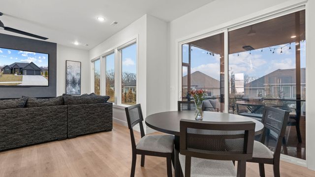 4409 ROYAL COUNTY RD, Columbia, MO 65201