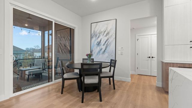 4409 ROYAL COUNTY RD, Columbia, MO 65201