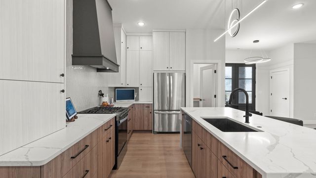 4409 ROYAL COUNTY RD, Columbia, MO 65201