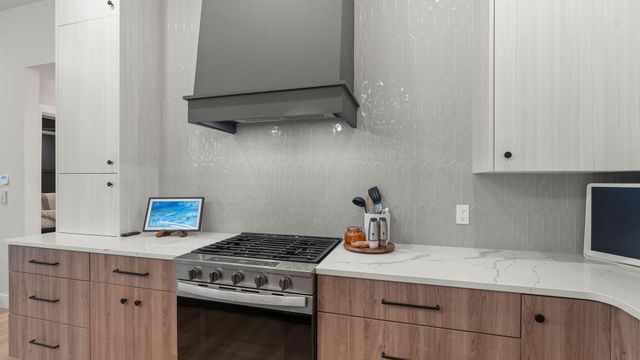 4409 ROYAL COUNTY RD, Columbia, MO 65201