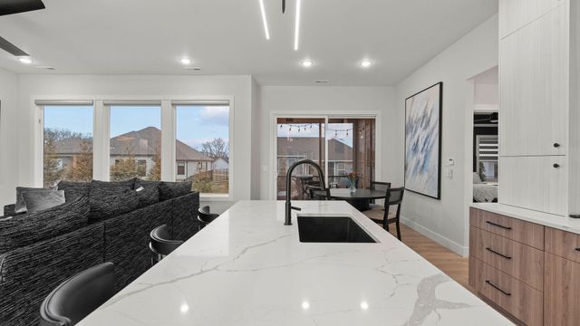 4409 ROYAL COUNTY RD, Columbia, MO 65201