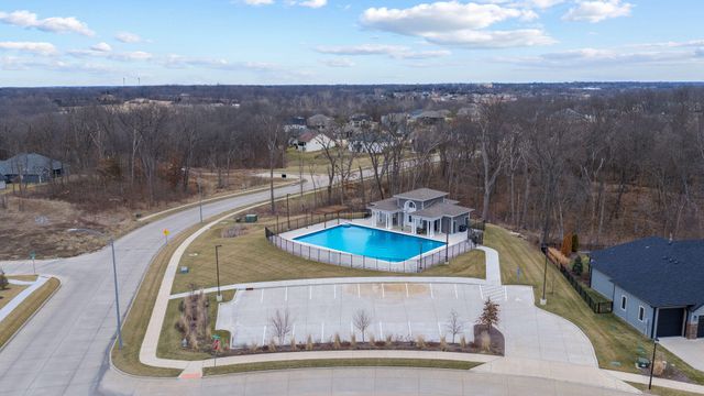 4409 ROYAL COUNTY RD, Columbia, MO 65201