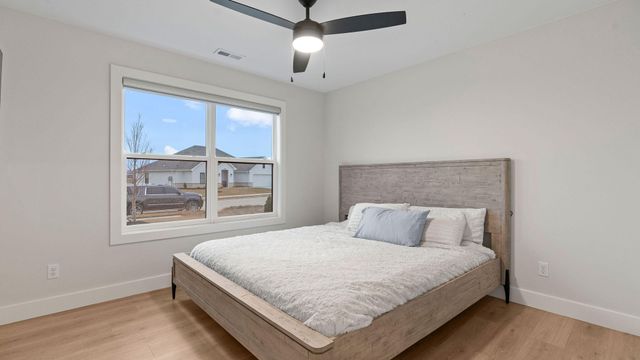 4409 ROYAL COUNTY RD, Columbia, MO 65201