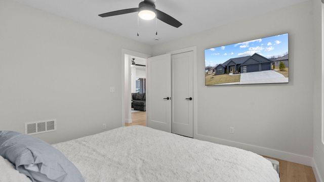 4409 ROYAL COUNTY RD, Columbia, MO 65201