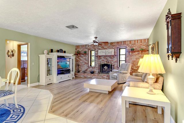 13650 6th Court N, Loxahatchee Groves, FL 33470