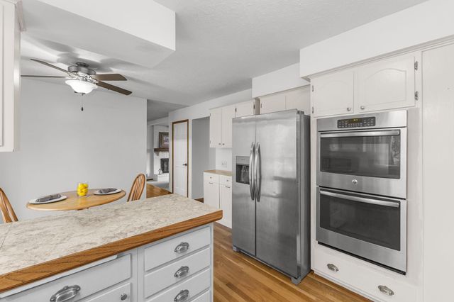 2755 Olive Lane N, Plymouth, MN 55447