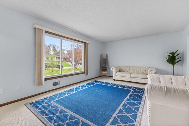 2755 Olive Lane N, Plymouth, MN 55447