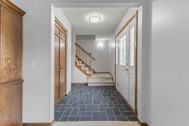 2755 Olive Lane N, Plymouth, MN 55447