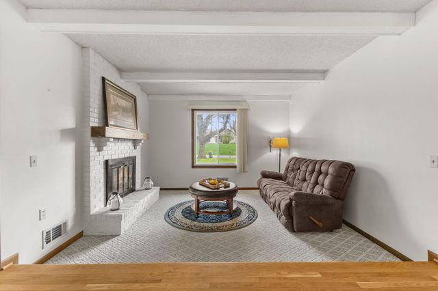 2755 Olive Lane N, Plymouth, MN 55447