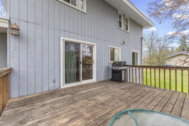 2755 Olive Lane N, Plymouth, MN 55447