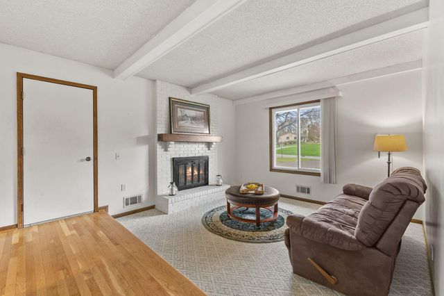 2755 Olive Lane N, Plymouth, MN 55447