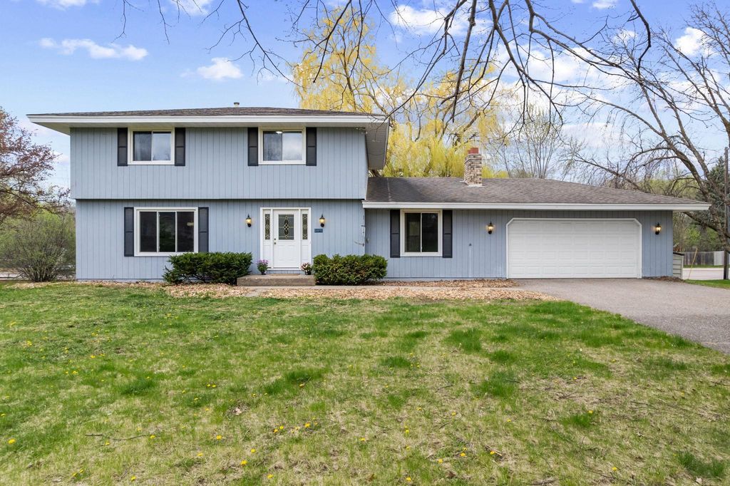 2755 Olive Lane N, Plymouth, MN 55447