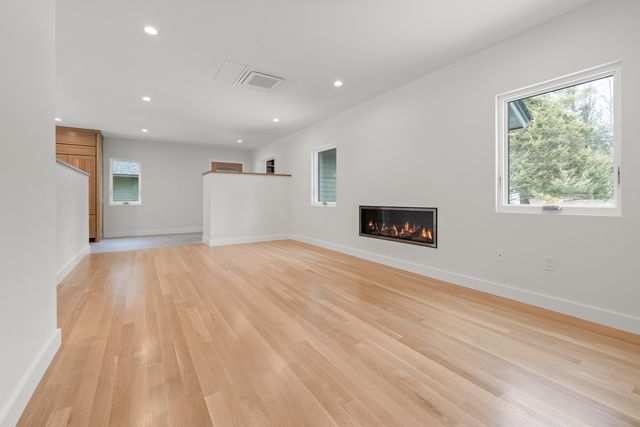 33 Etna Road, Hanover, NH 03755