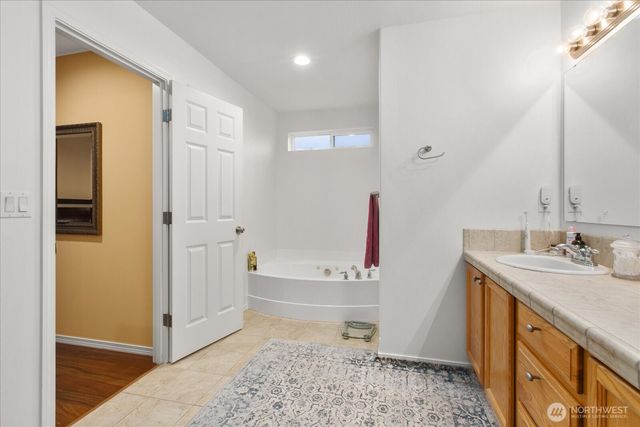 27867 256th Court SE, Maple Valley, WA 98038