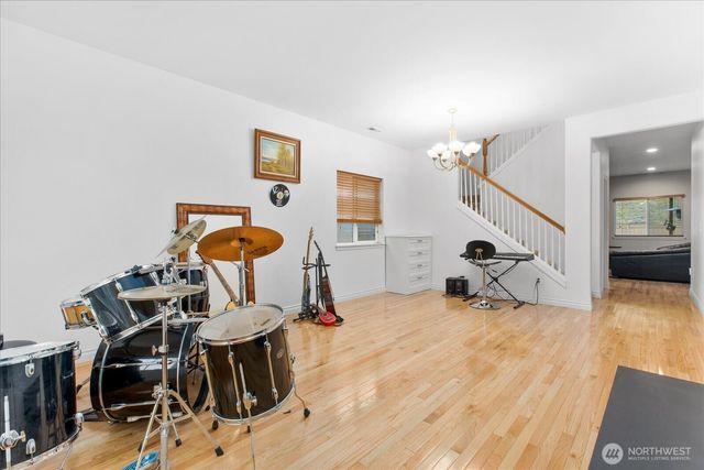 27867 256th Court SE, Maple Valley, WA 98038