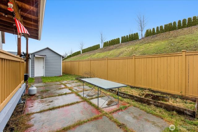 27867 256th Court SE, Maple Valley, WA 98038