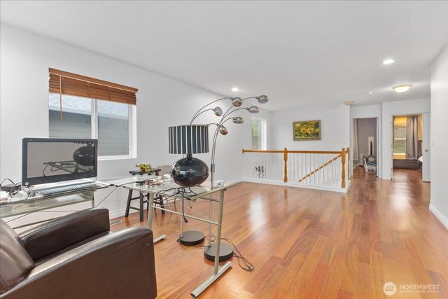 27867 256th Court SE, Maple Valley, WA 98038