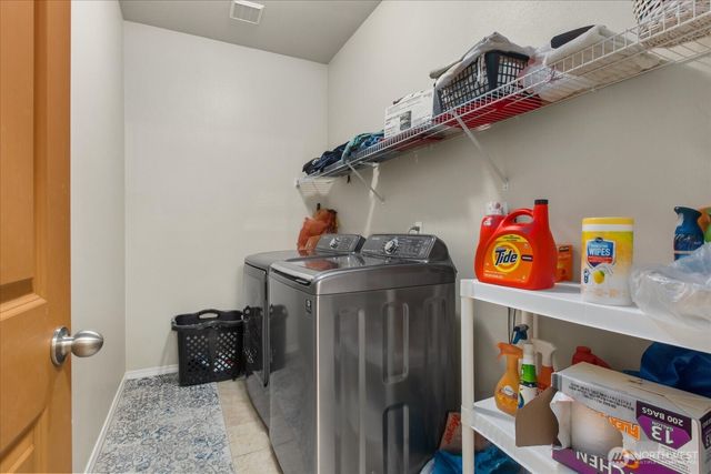 27867 256th Court SE, Maple Valley, WA 98038