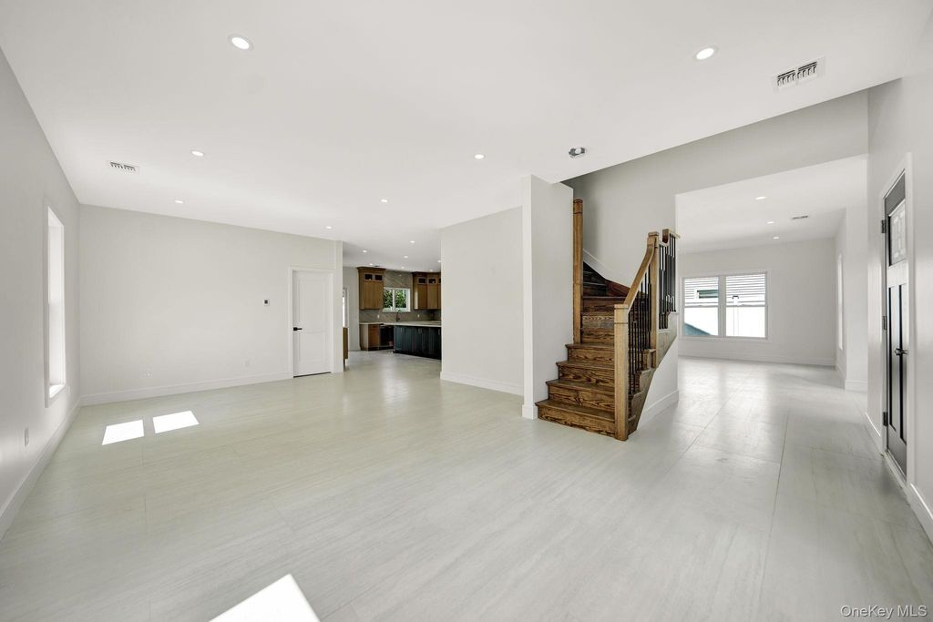 84 Rope Lane, Levittown, NY 11756 — photo 5