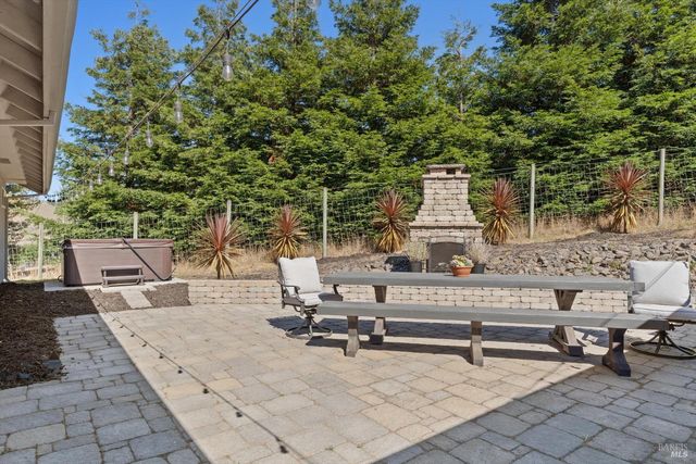 5959 Bodega Ave, Petaluma, CA 94952