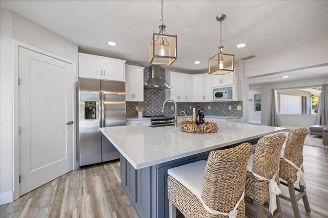 2513 MINEOLA WAY, Sarasota, FL 34239