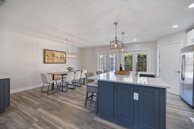 2513 MINEOLA WAY, Sarasota, FL 34239