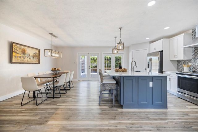 2513 MINEOLA WAY, Sarasota, FL 34239