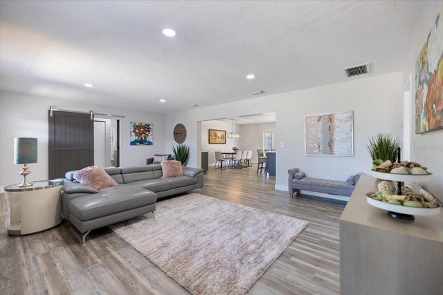 2513 MINEOLA WAY, Sarasota, FL 34239