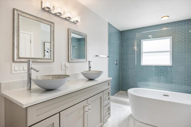 2513 MINEOLA WAY, Sarasota, FL 34239