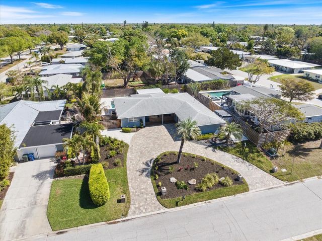 2513 MINEOLA WAY, Sarasota, FL 34239