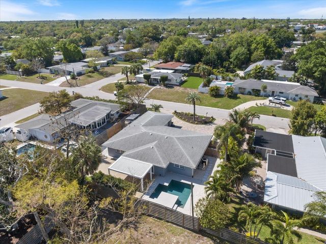 2513 MINEOLA WAY, Sarasota, FL 34239