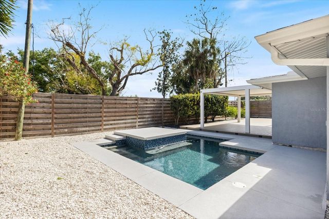 2513 MINEOLA WAY, Sarasota, FL 34239