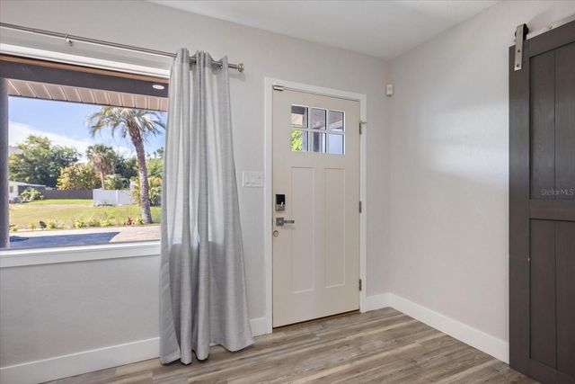 2513 MINEOLA WAY, Sarasota, FL 34239