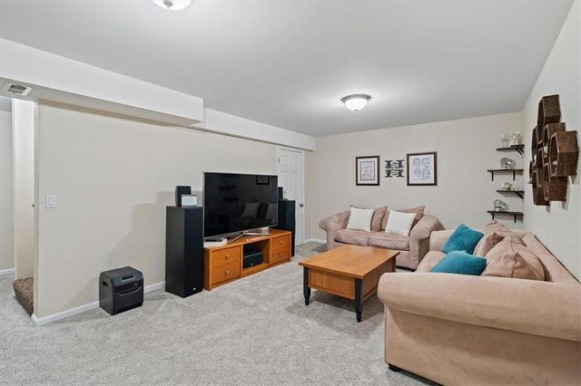 8234 NE 97th Terrace, Kansas City, MO 64157