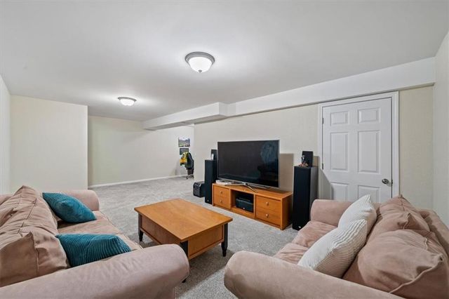 8234 NE 97th Terrace, Kansas City, MO 64157