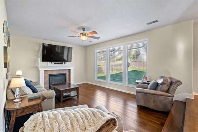 8234 NE 97th Terrace, Kansas City, MO 64157