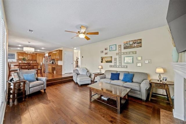 8234 NE 97th Terrace, Kansas City, MO 64157