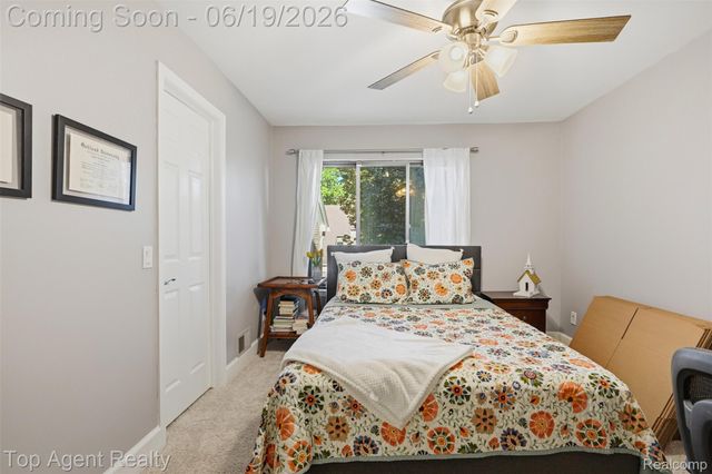 42374 Lochmoor Street, Clinton Charter Township, MI 48038