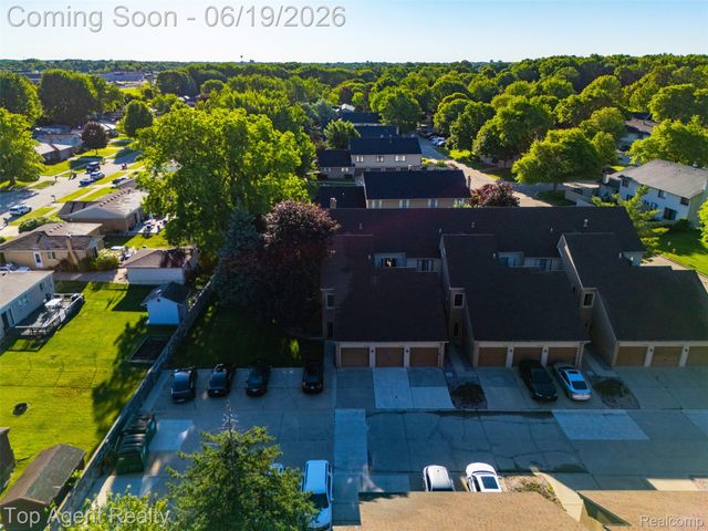 42374 Lochmoor Street, Clinton Charter Township, MI 48038