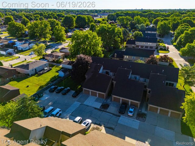 42374 Lochmoor Street, Clinton Charter Township, MI 48038