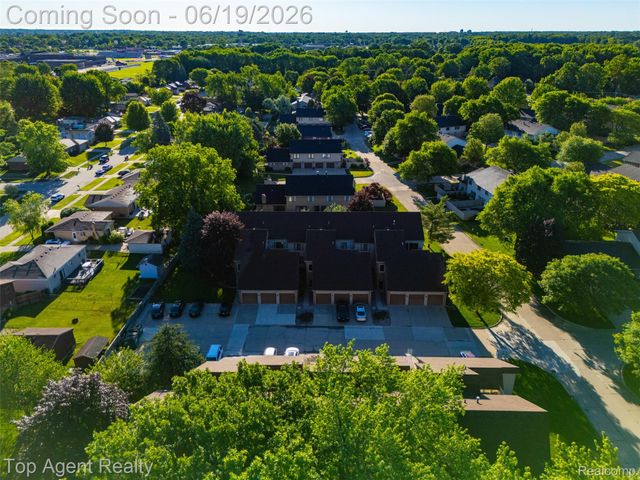 42374 Lochmoor Street, Clinton Charter Township, MI 48038