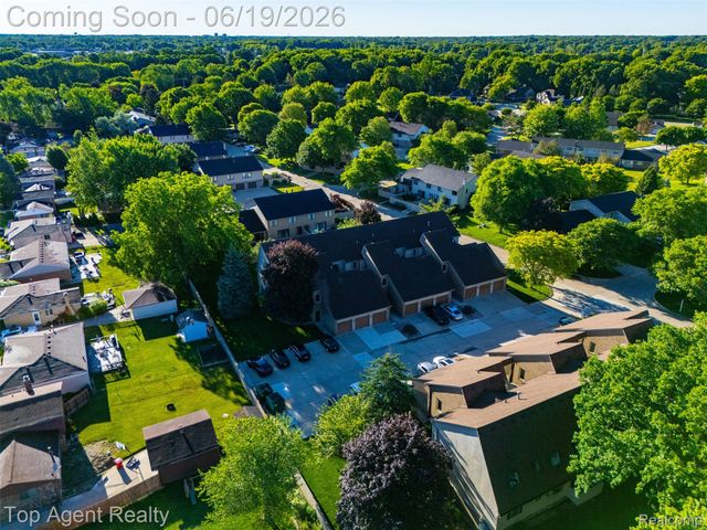 42374 Lochmoor Street, Clinton Charter Township, MI 48038